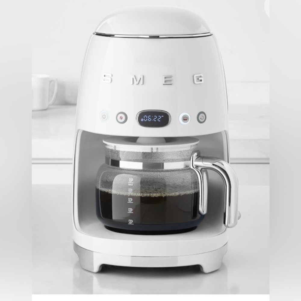 SMEG 10-Cup Drip Coffee Maker